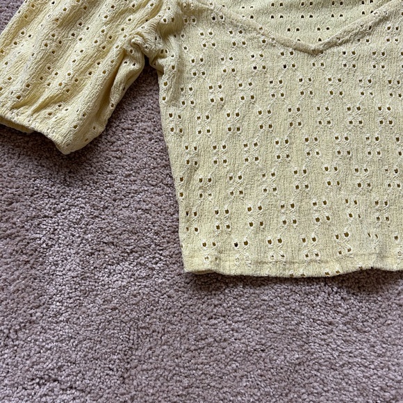 Divided by H&M Yellow Puff  Sleeve Eyelet Crop Top - Picture 7 of 9